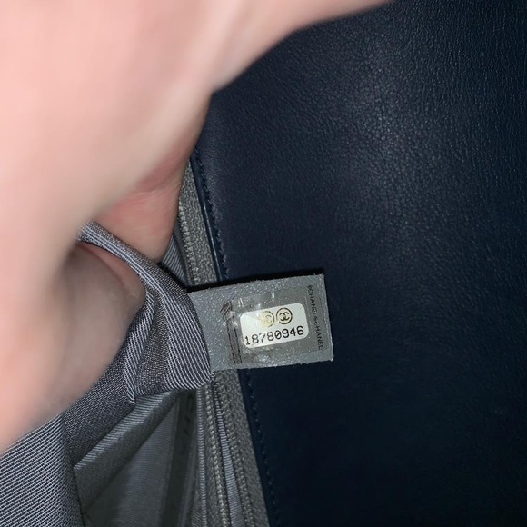 ❌SOLD TO @veedundee Chanel New Medium Boy Bag - Picture 5 of 7